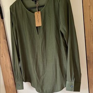 Banana Republic Women's size S Long Sleeve Olive Green Blouse